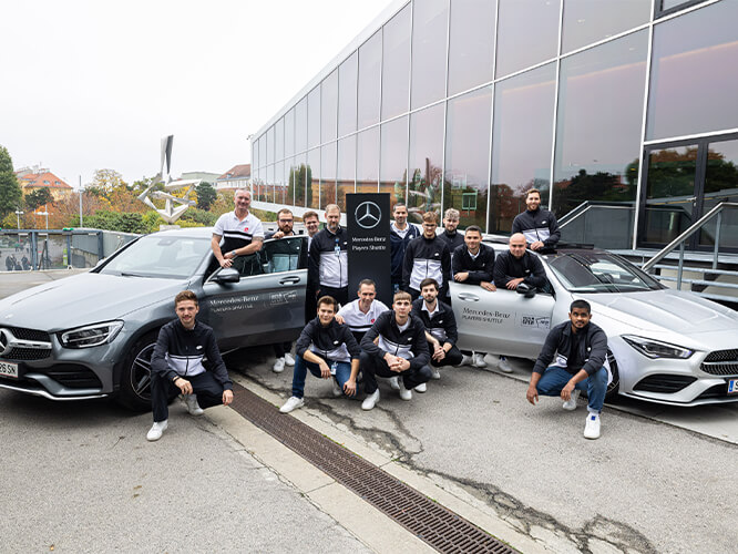 OffCourt_666x500_Mercedes